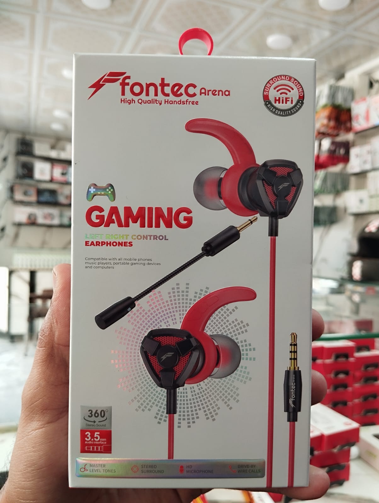 Close-up of the HD clear detachable boom microphone on the Fontec Arena gaming handsfree.